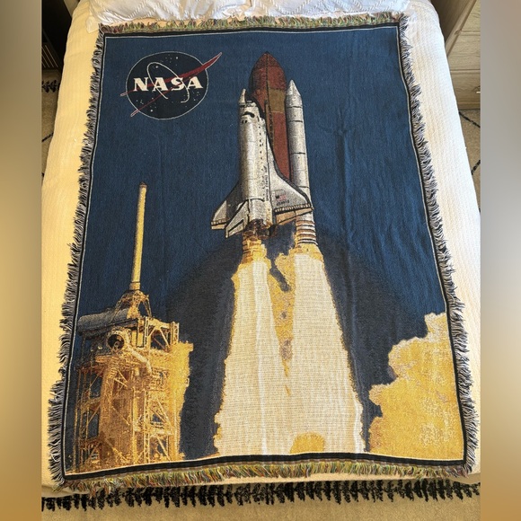 RARE~NASA Space Shuttle Atlantis Throw Blanket 68” x 47” Launch Collectible - Picture 1 of 10